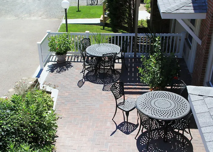 Winnapaug Inn