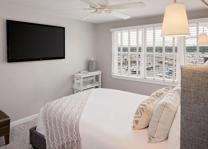 Inn At Harbor Hill Marina
